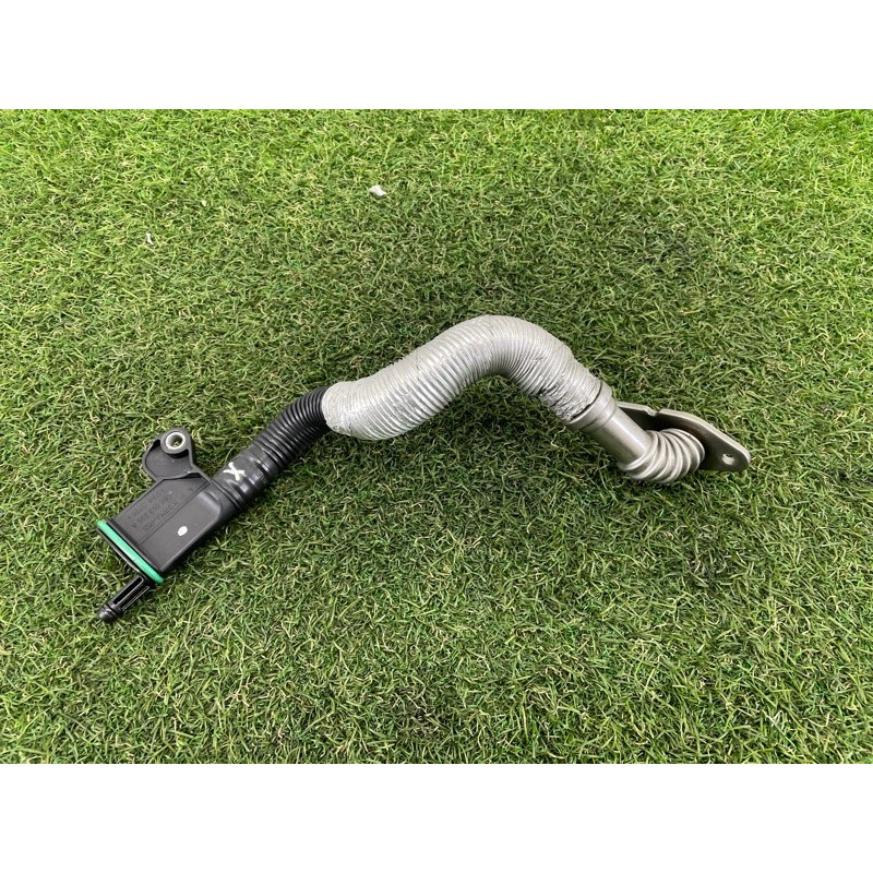 Трубка вентиляции картерных газов (двигатель и элементы) AUDI A4 B8 2012 2.0 CAEB 06H103213J