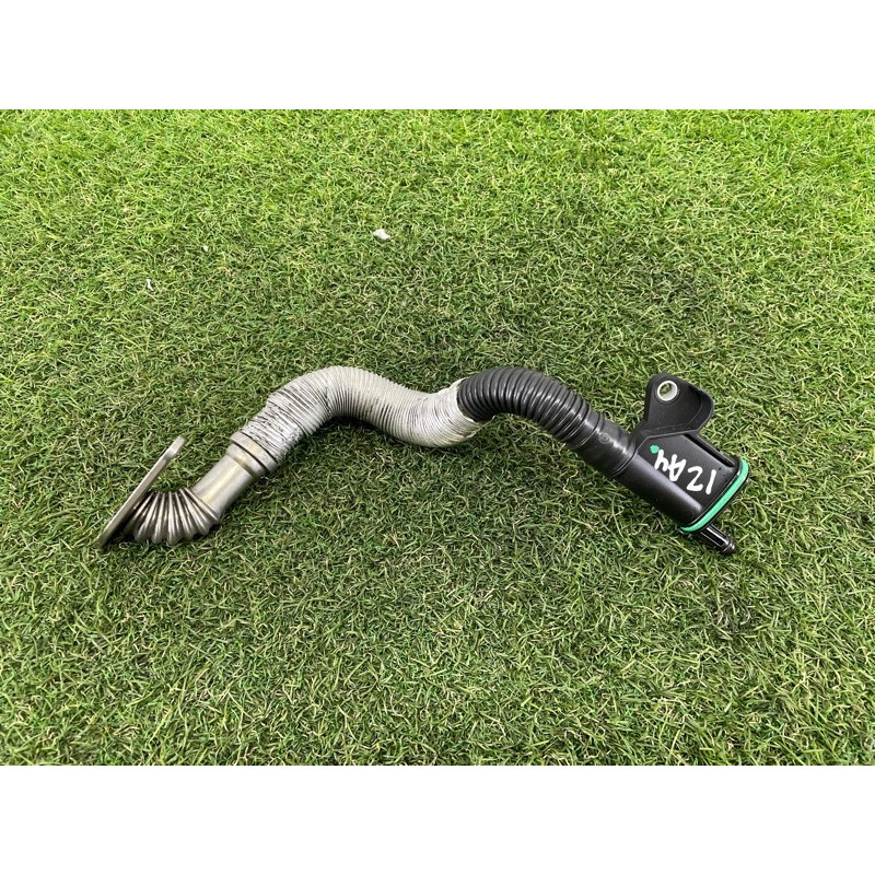 Трубка вентиляции картерных газов (двигатель и элементы) AUDI A4 B8 2012 2.0 CAEB 06H103213J