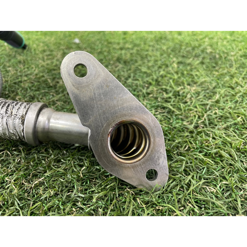 Трубка вентиляции картерных газов (двигатель и элементы) AUDI A4 B8 2012 2.0 CAEB 06H103213J