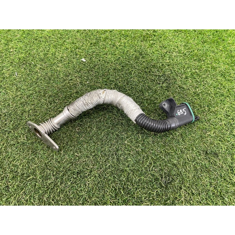 Трубка вентиляции картерных газов (двигатель и элементы) AUDI Q5 8R 2012 2.0 CAEB 06H103213J