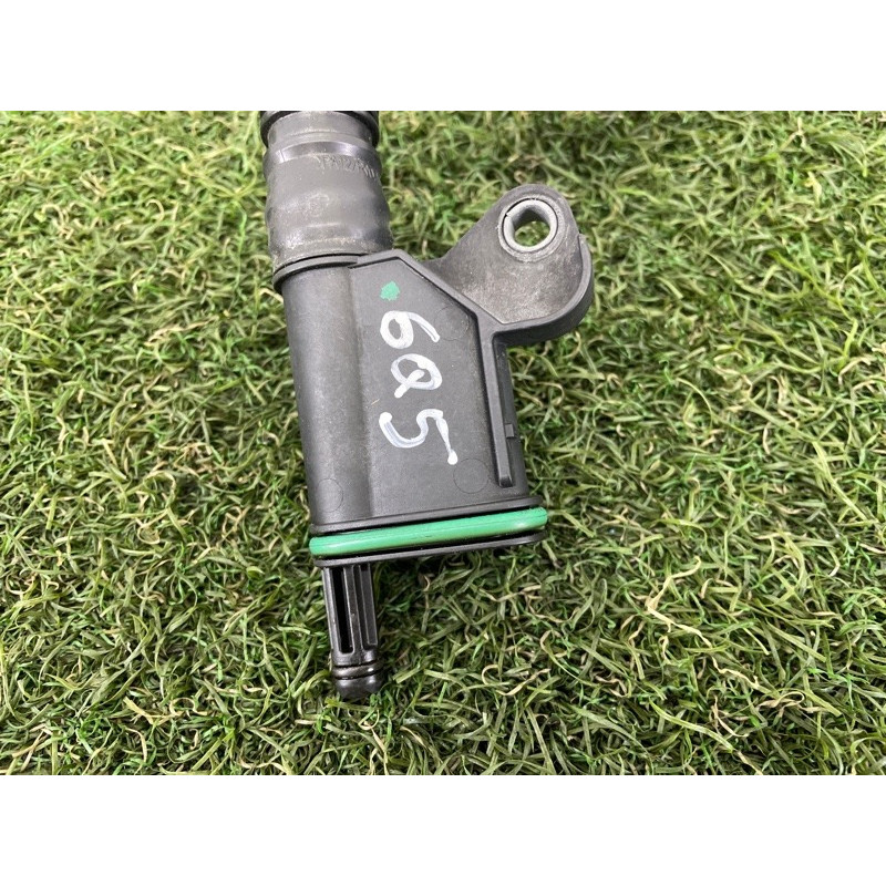 Трубка вентиляции картерных газов (двигатель и элементы) AUDI Q5 8R 2012 2.0 CAEB 06H103213J