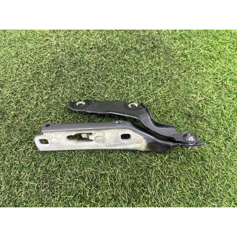 Петля капота (кузов и элементы) AUDI A3 8V 2015 1.8 CNSB 8V0823301G