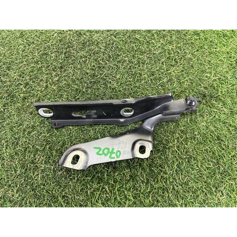 Петля капота (кузов и элементы) AUDI A3 8V 2015 1.8 CNSB 8V0823301G