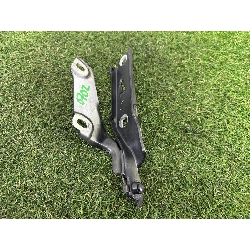 Петля капота (кузов и элементы) AUDI A3 8V 2015 1.8 CNSB 8V0823301G