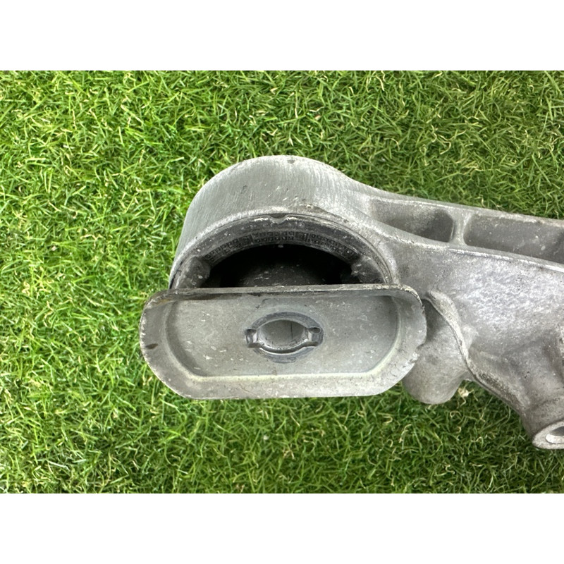 Кронштейн редуктора (трансмиссия) BMW X1 F48 2016 2.0 B46B20 33366858474