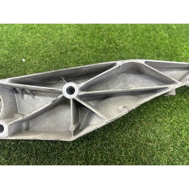 Кронштейн редуктора (трансмиссия) BMW X1 F48 2016 2.0 B46B20 33366858474