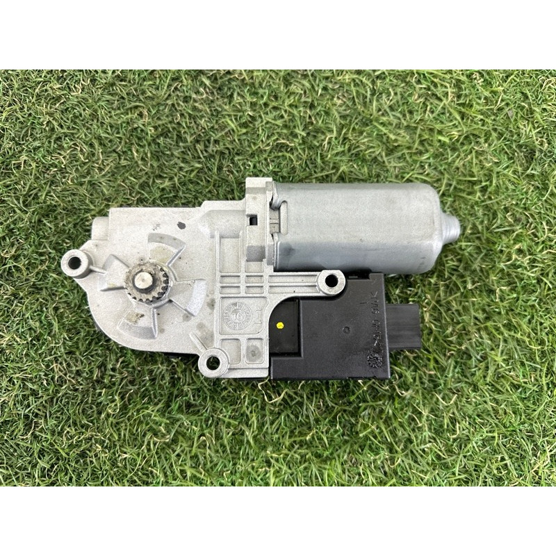 Мотор люка (электрика) BMW X1 F48 2016 2.0 B46B20 54107391782