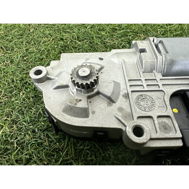 Мотор люка (электрика) BMW X1 F48 2016 2.0 B46B20 54107391782