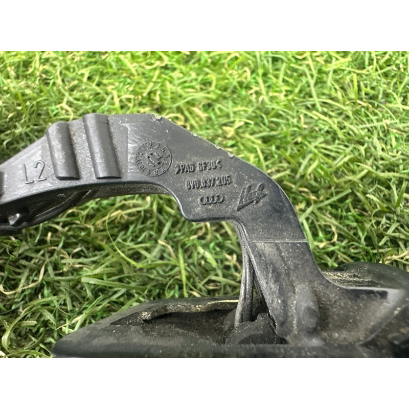 Ручка двери внешняя (кузов и элементы) AUDI A3 8V 2015 1.8 CNSB 8V0837205AGRU