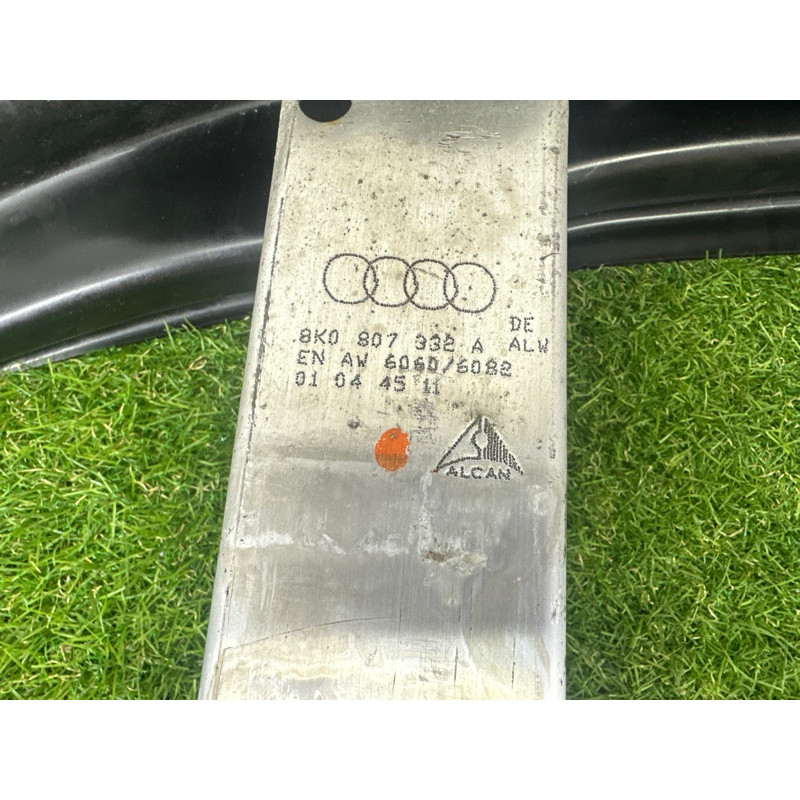 Усилитель бампера (наружные элементы кузова) AUDI A4 B8 2012 2.0 CAEB 8T0807313A