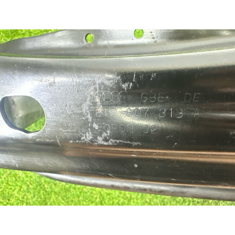 Усилитель бампера (наружные элементы кузова) AUDI A4 B8 2012 2.0 CAEB 8T0807313A