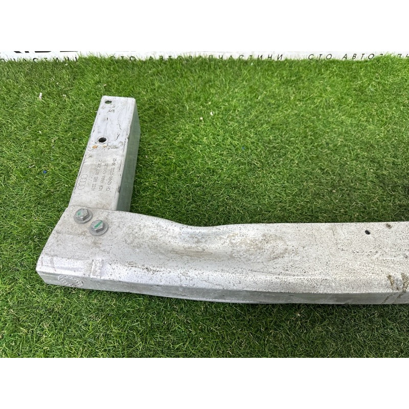 Усилитель бампера (наружные элементы кузова) AUDI Q5 8R 2012 2.0 CAEB 8R0807313B