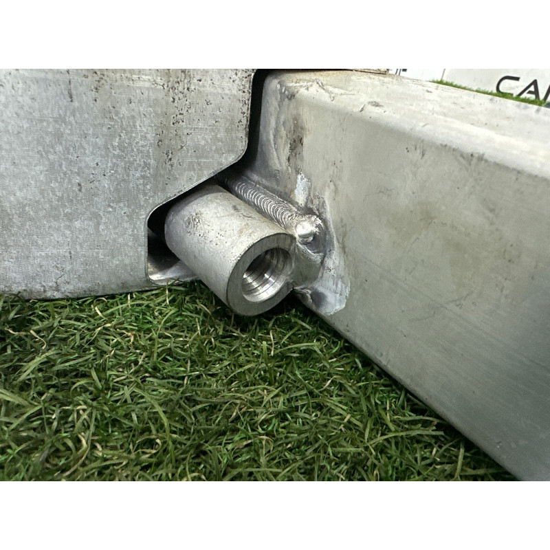 Усилитель бампера (наружные элементы кузова) AUDI Q5 8R 2012 2.0 CAEB 8R0807313B