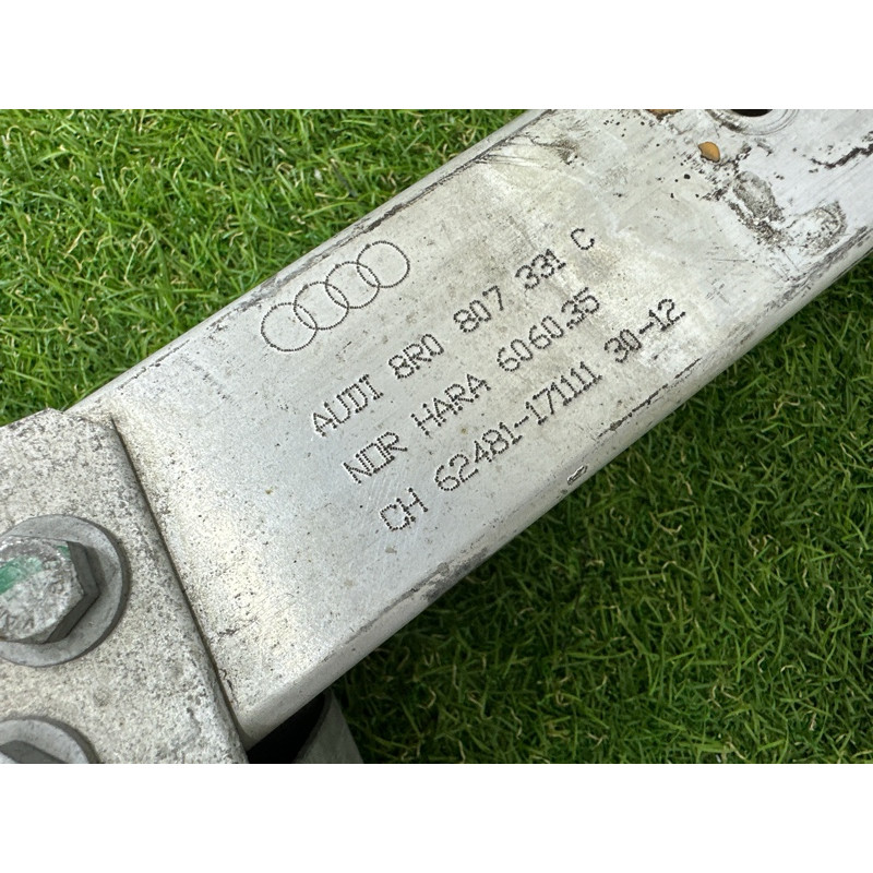 Усилитель бампера (наружные элементы кузова) AUDI Q5 8R 2012 2.0 CAEB 8R0807313B