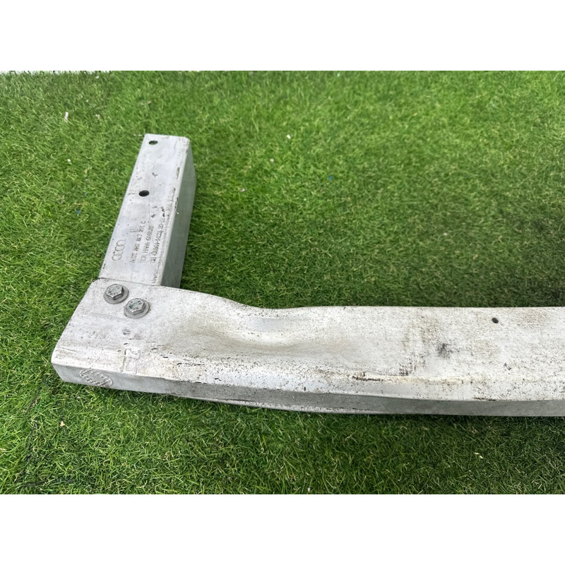 Усилитель бампера (наружные элементы кузова) AUDI Q5 8R 2012 2.0 CAEB 8R0807313B