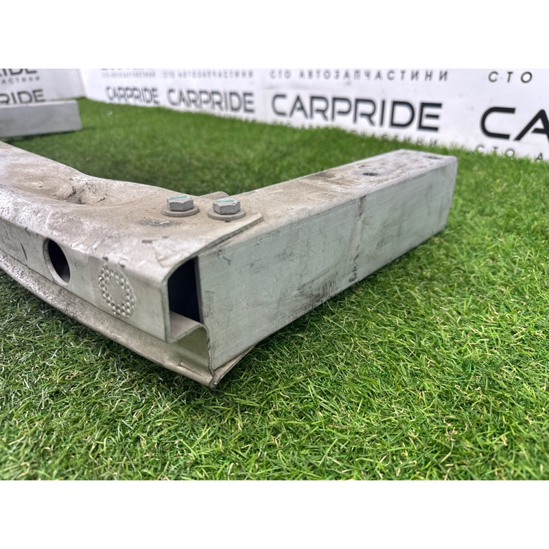 Усилитель бампера (наружные элементы кузова) AUDI Q5 8R 2012 2.0 CAEB 8R0807313B