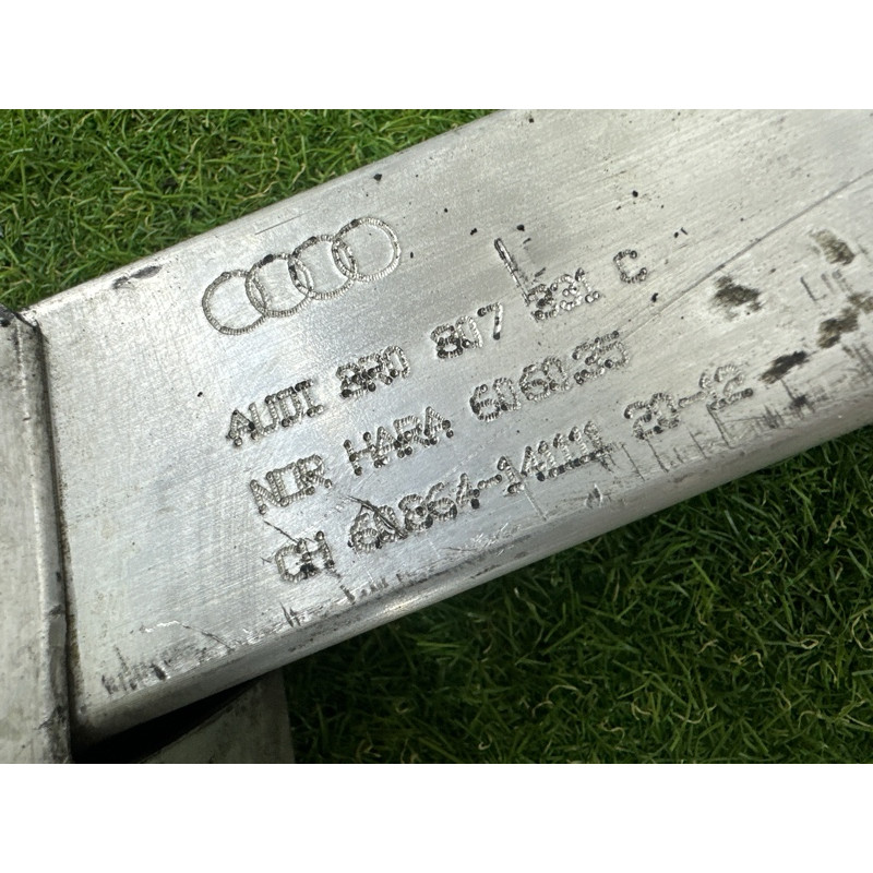 Усилитель бампера (наружные элементы кузова) AUDI Q5 8R 2012 2.0 CAEB 8R0807313B