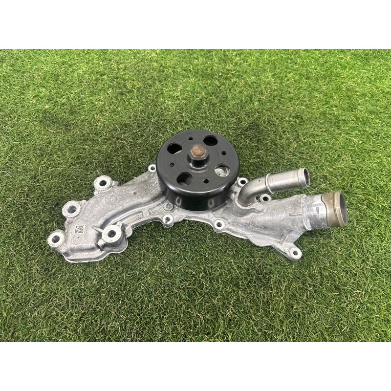 Помпа (система охлаждения) Jeep Grand Cherokee WK2 2020 3.6 68311108AE