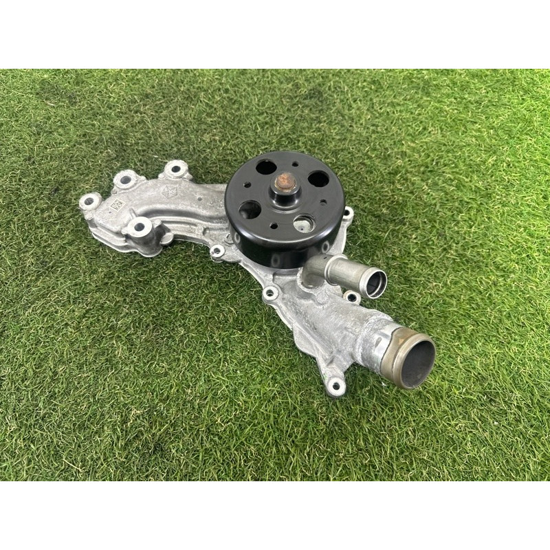 Помпа (система охлаждения) Jeep Grand Cherokee WK2 2020 3.6 68311108AE