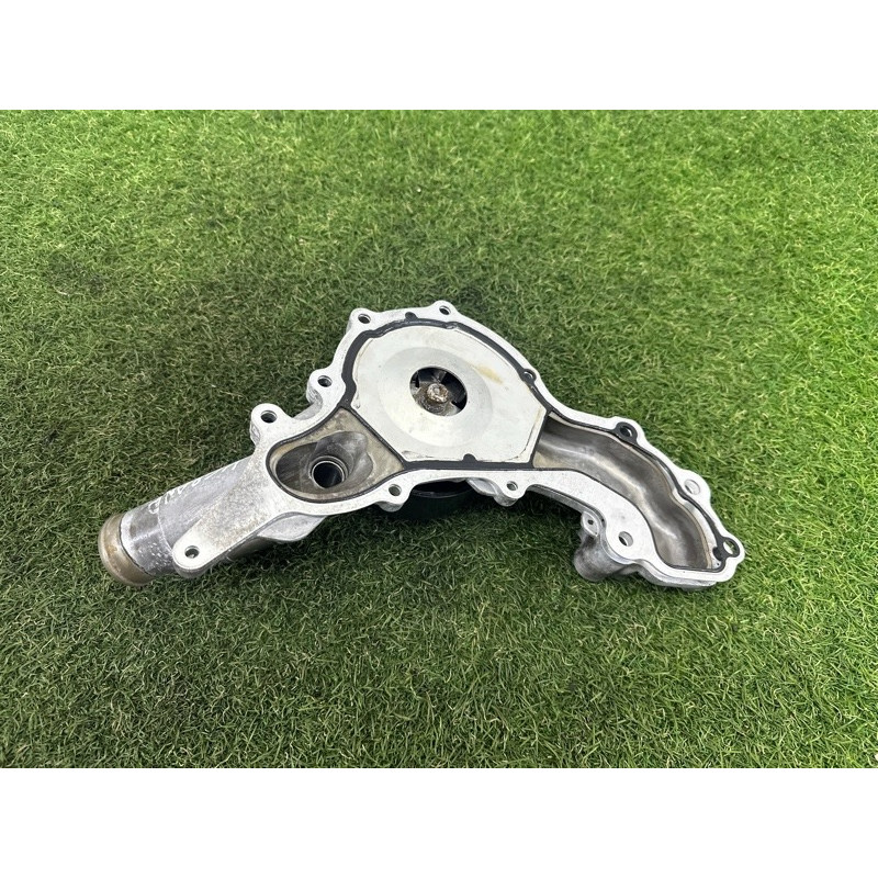 Помпа (система охлаждения) Jeep Grand Cherokee WK2 2020 3.6 68311108AE