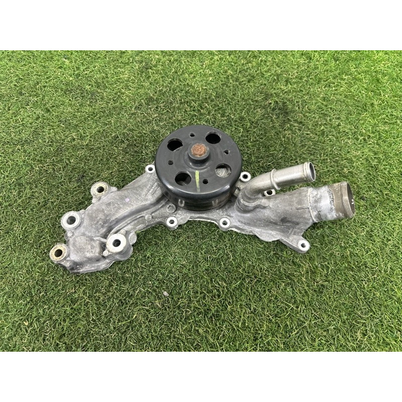 Помпа (система охлаждения) Jeep Grand Cherokee WK2 2017 68311108AA