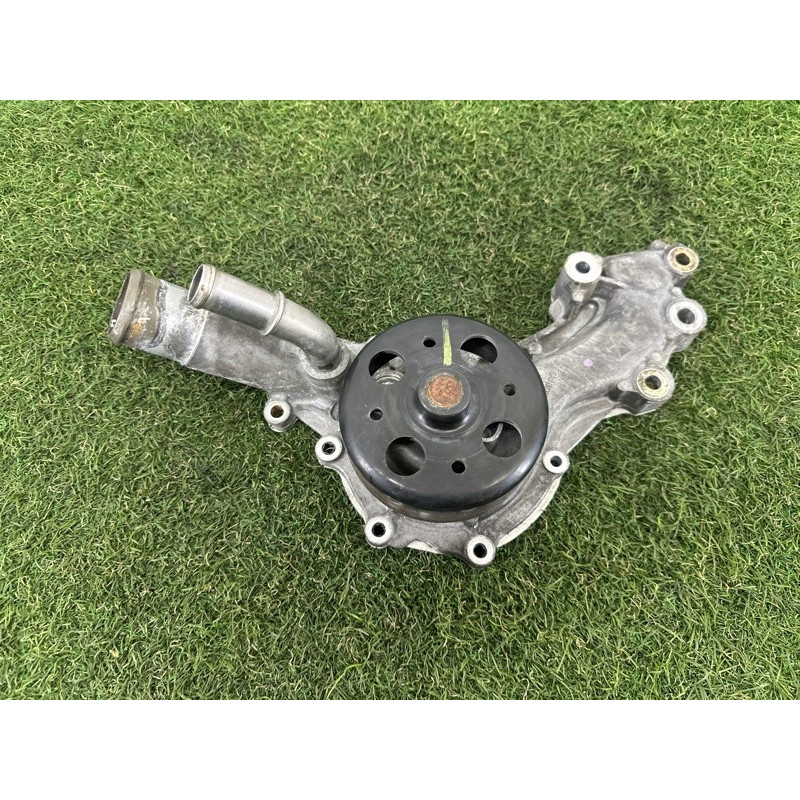 Помпа (система охлаждения) Jeep Grand Cherokee WK2 2017 68311108AA