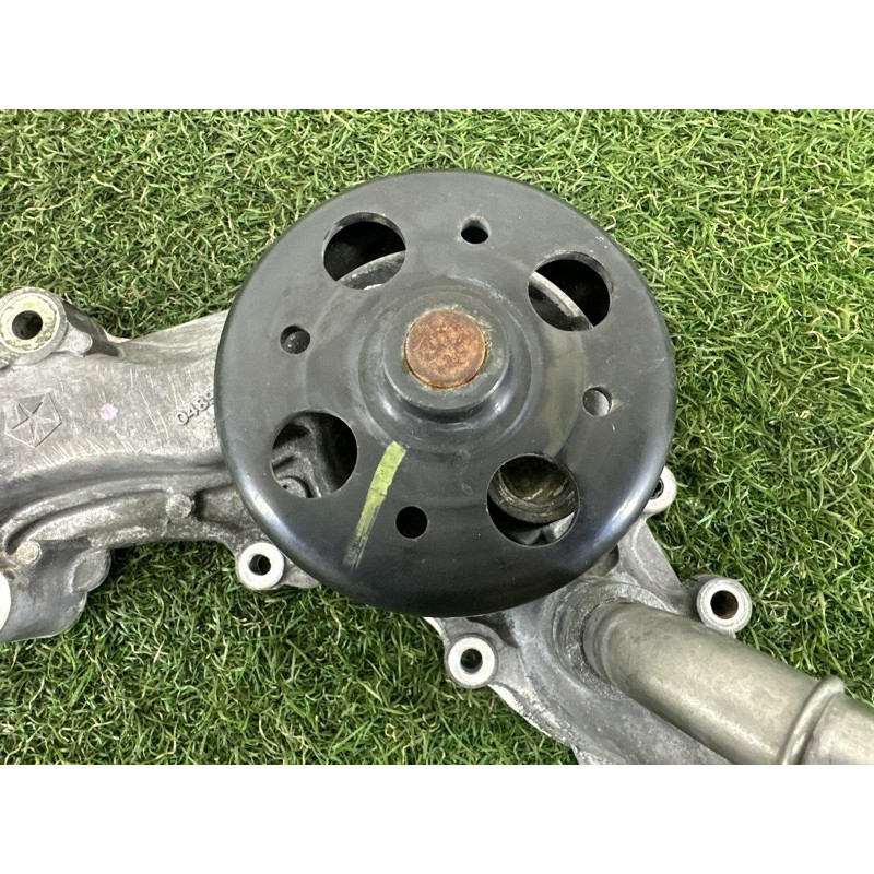 Помпа (система охлаждения) Jeep Grand Cherokee WK2 2017 68311108AA