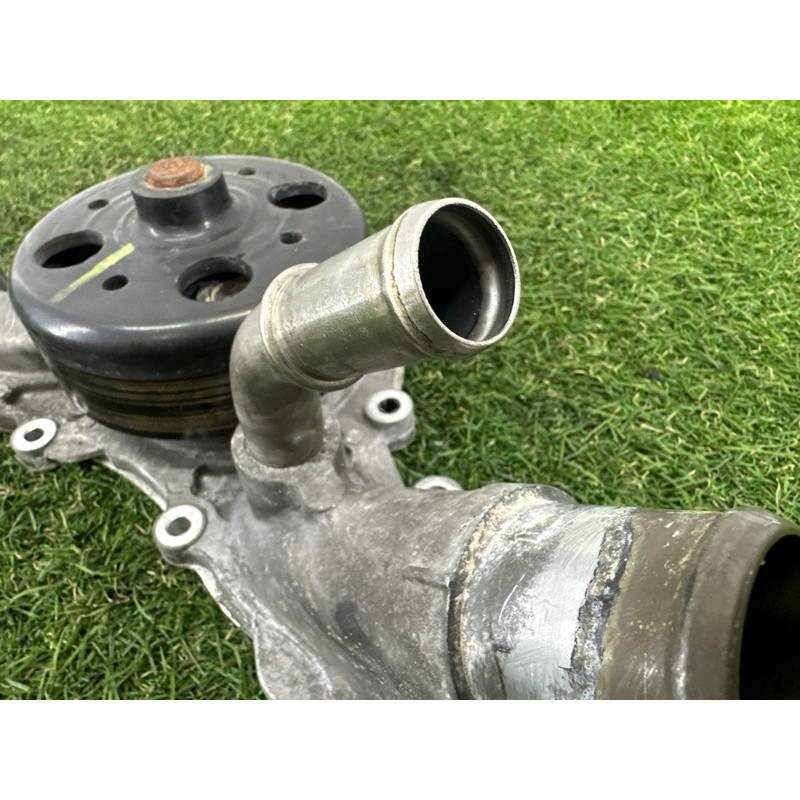 Помпа (система охлаждения) Jeep Grand Cherokee WK2 2017 68311108AA