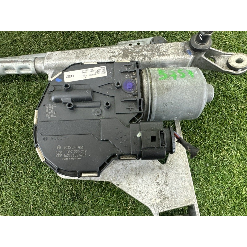 Трапеция дворников (кузов и элементы) AUDI Q7 4M 2017 3.0 CREC 4M1955023B