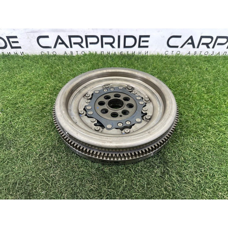 Маховик (двигатель и элементы) AUDI A3 8V 2015 1.8 CNSB 06K105266J