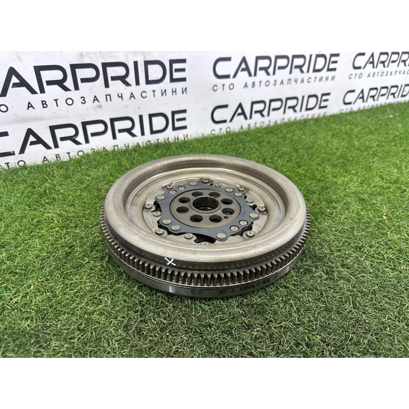 Маховик (двигатель и элементы) AUDI A3 8V 2015 1.8 CNSB 06K105266J