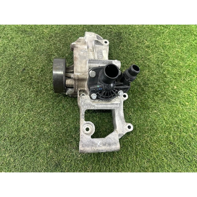 Помпа (система охлаждения) BMW X1 F48 2016 2.0 B46B20 11518601366