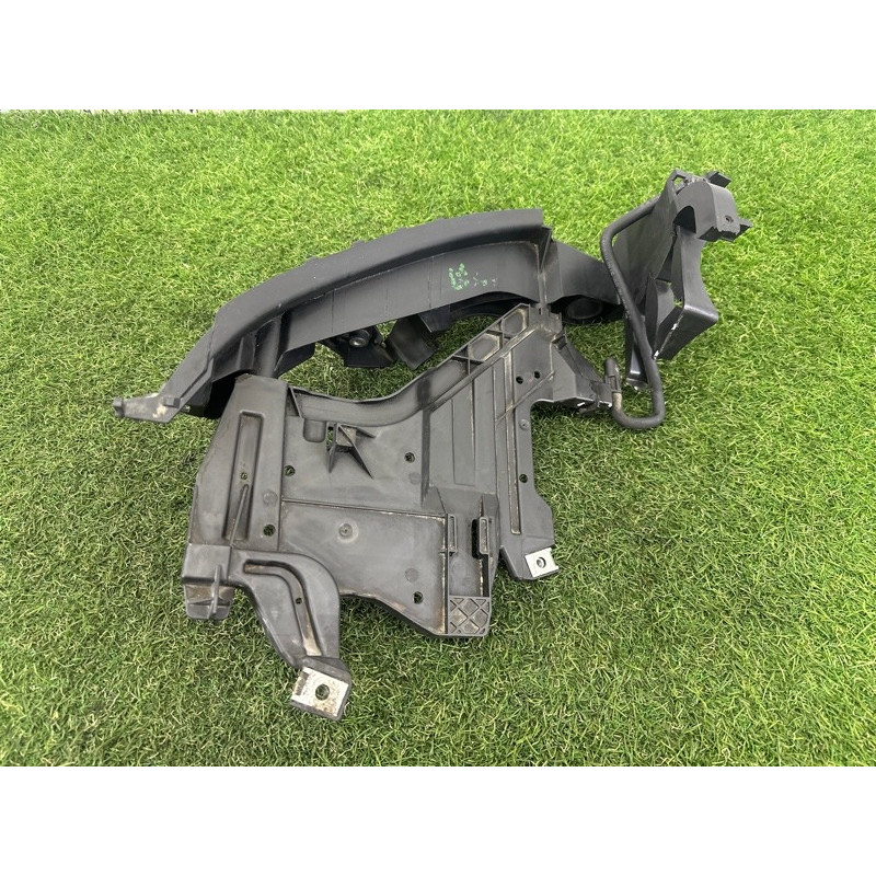 Кронштейн фары (кузов и элементы) AUDI A4 B8 2012 2.0 CAEB 8K0805607C