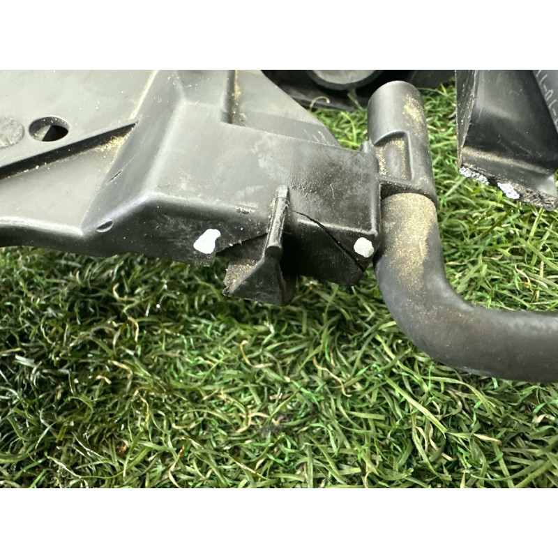 Кронштейн фары (кузов и элементы) AUDI A4 B8 2012 2.0 CAEB 8K0805607C