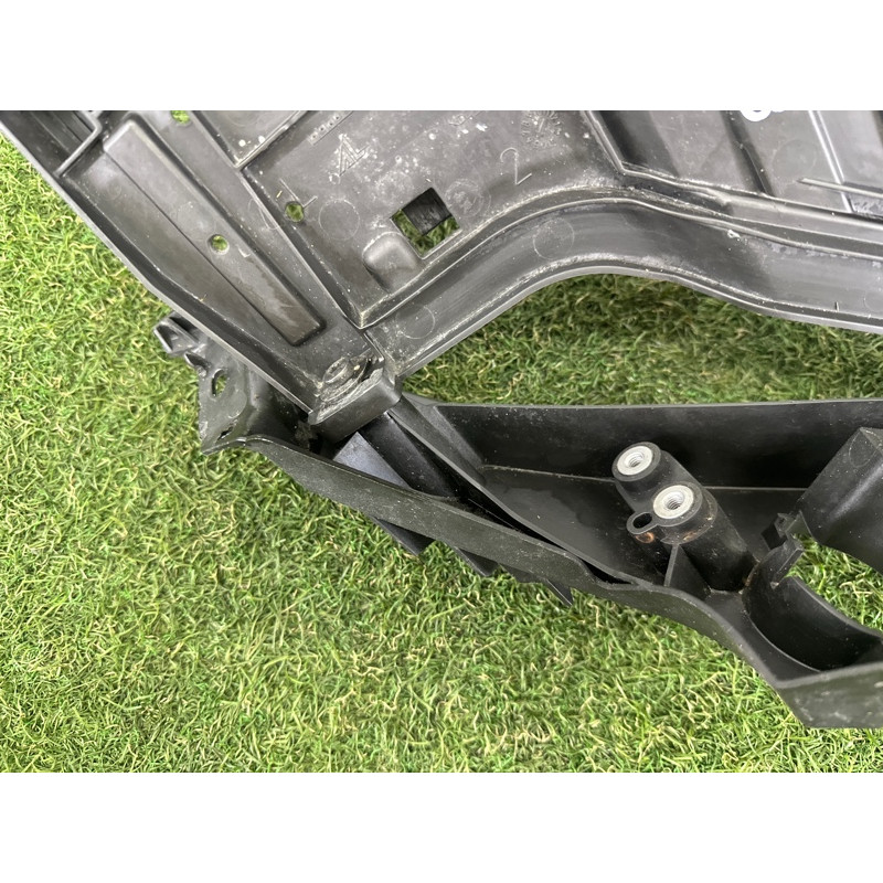 Кронштейн фары (кузов и элементы) AUDI A4 B8 2012 2.0 CAEB 8K0805607C