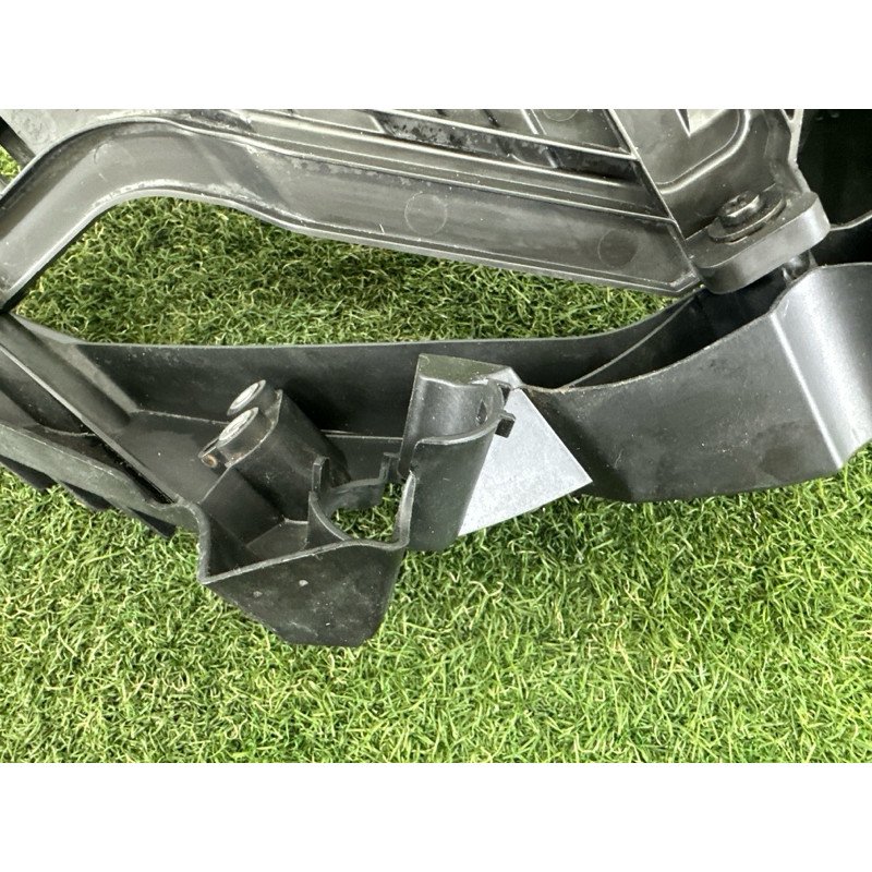 Кронштейн фары (кузов и элементы) AUDI A4 B8 2012 2.0 CAEB 8K0805607C