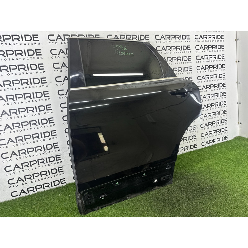 Дверь (наружные элементы кузова) Volkswagen Touareg NF 2012 3.6 CGRA 7P0833055