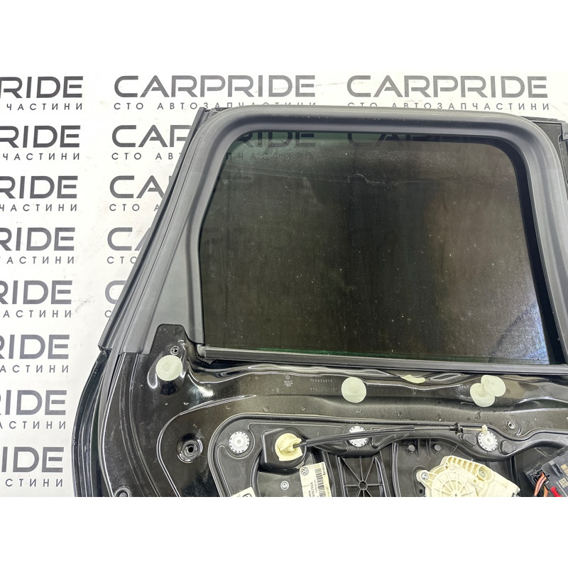 Дверь (наружные элементы кузова) Volkswagen Touareg NF 2012 3.6 CGRA 7P0833055