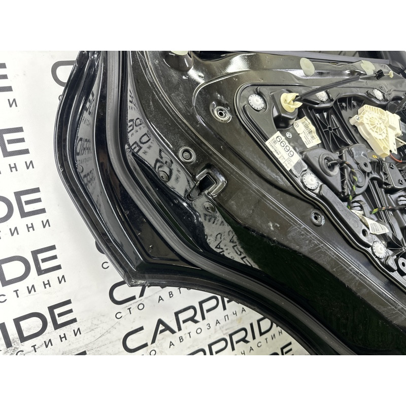 Дверь (наружные элементы кузова) Volkswagen Touareg NF 2012 3.6 CGRA 7P0833055