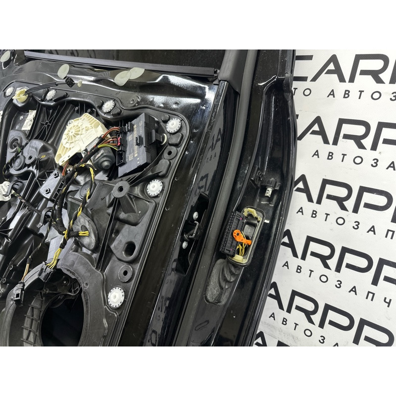 Дверь (наружные элементы кузова) Volkswagen Touareg NF 2012 3.6 CGRA 7P0833055