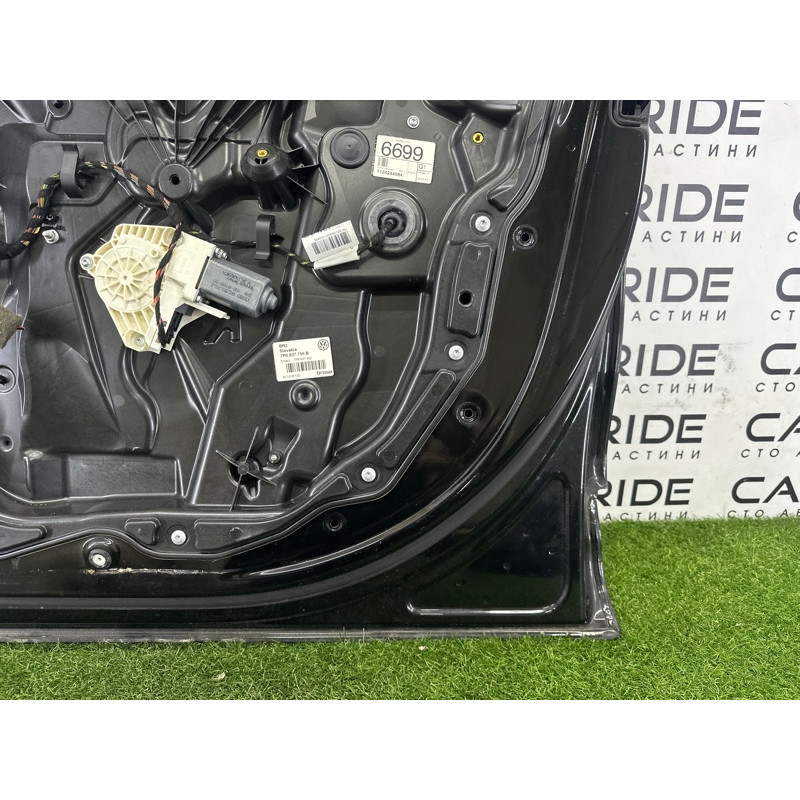 Дверь (наружные элементы кузова) Volkswagen Touareg NF 2012 3.6 CGRA 7P0831056