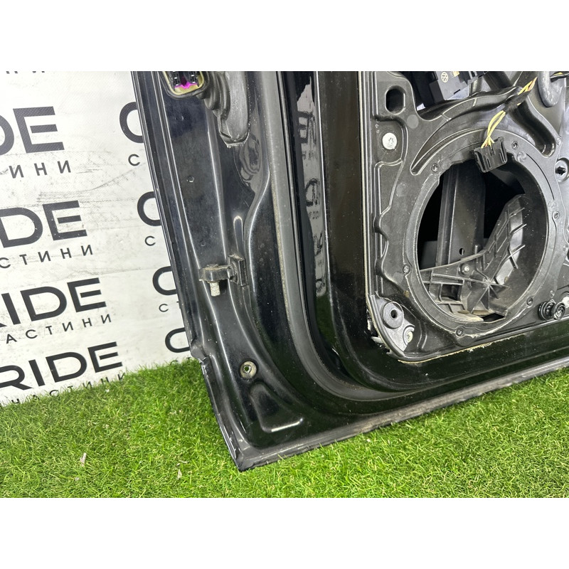 Дверь (наружные элементы кузова) Volkswagen Touareg NF 2012 3.6 CGRA 7P0831056