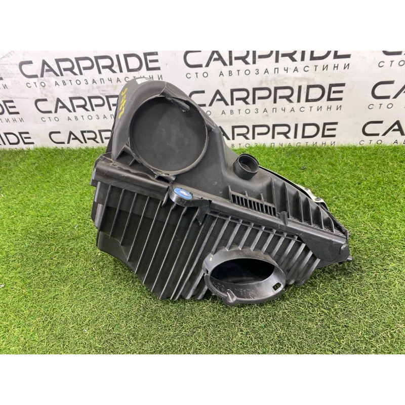 Корпус воздушного фильтра (впускная система) Volkswagen Touareg NF 2011 3.6 7P6129607Q