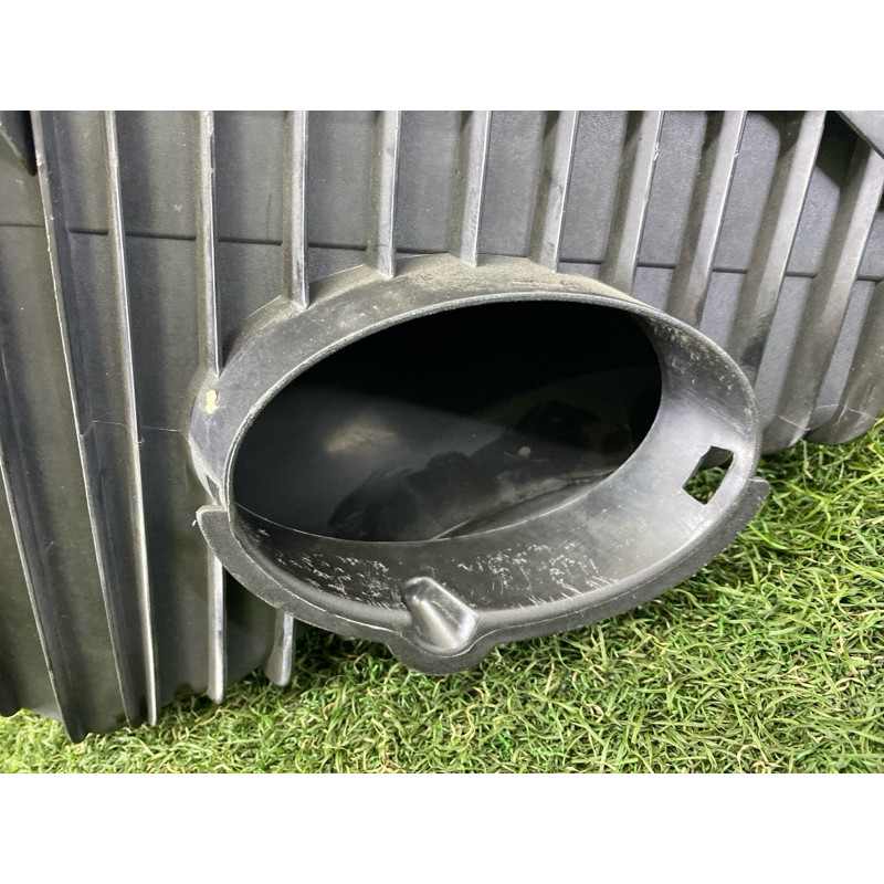 Корпус воздушного фильтра (впускная система) Volkswagen Touareg NF 2011 3.6 7P6129607Q