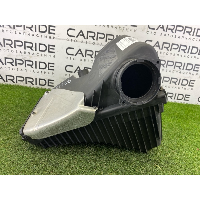 Корпус воздушного фильтра (впускная система) Volkswagen Touareg NF 2011 3.6 7P6129607Q