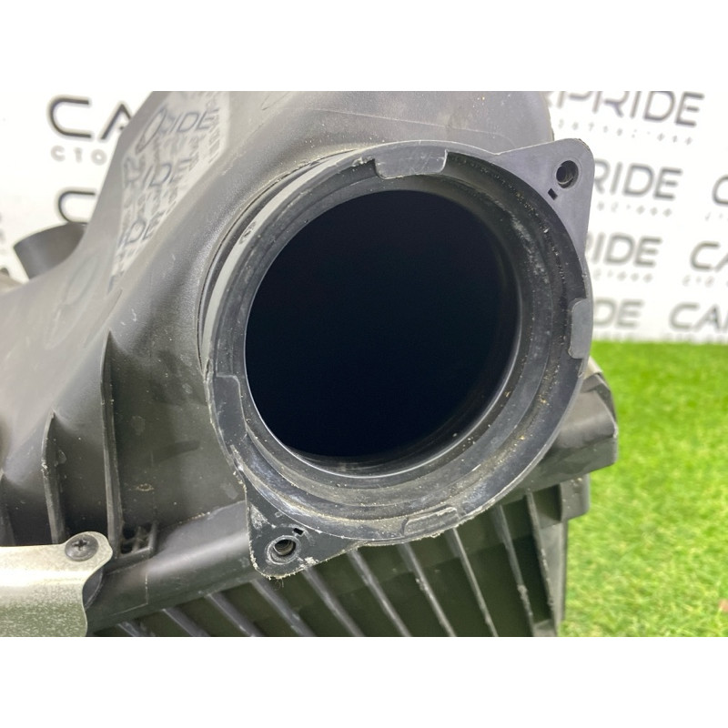 Корпус воздушного фильтра (впускная система) Volkswagen Touareg NF 2011 3.6 7P6129607Q