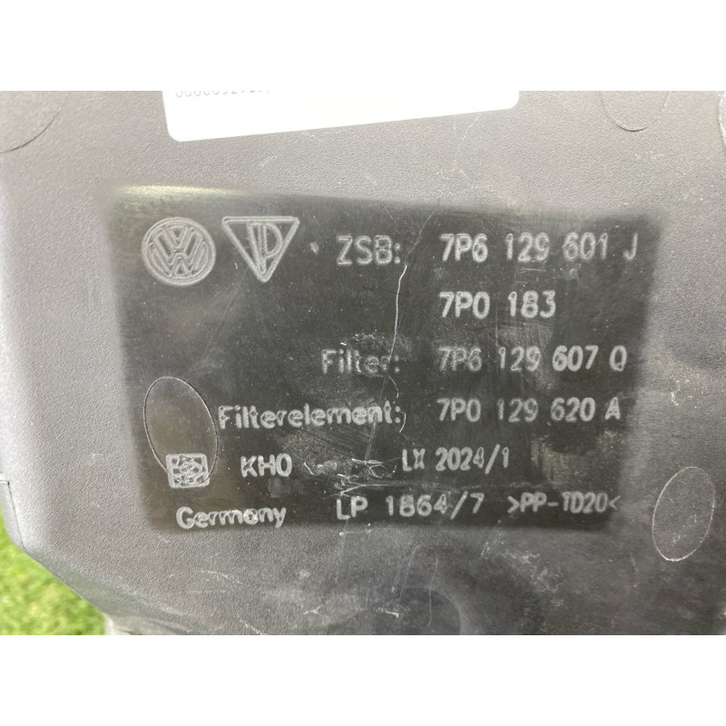 Корпус воздушного фильтра (впускная система) Volkswagen Touareg NF 2011 3.6 7P6129607Q