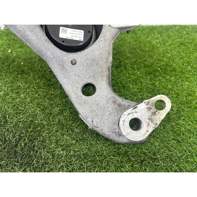 Кронштейн двигателя (кронштейны двигателя) Volkswagen Touareg NF 2012 3.6 CGRA 7P0199207A