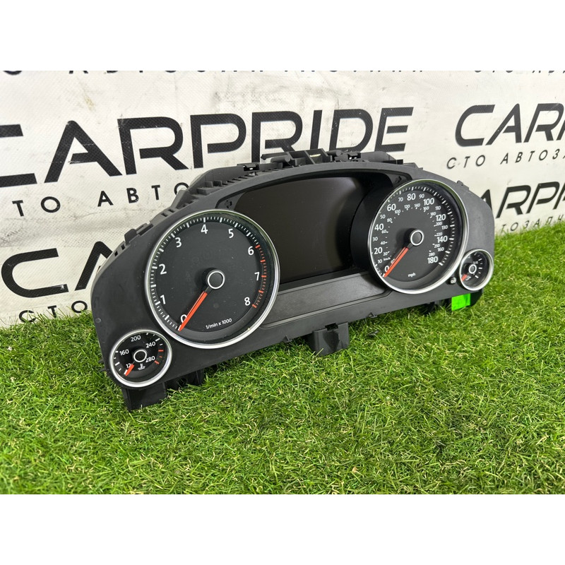 Панель приборов (салон) Volkswagen Touareg NF 2012 3.6 CGRA 7P6920980M