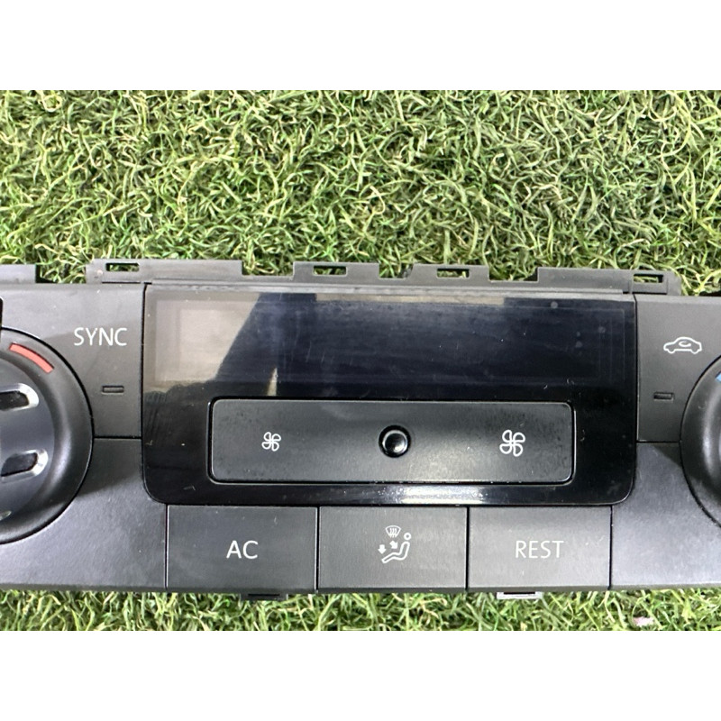 Блок управления климат-контролем (электрика / блоки управления) Volkswagen Touareg NF 2012 3.6 CGRA 7P6907040BA